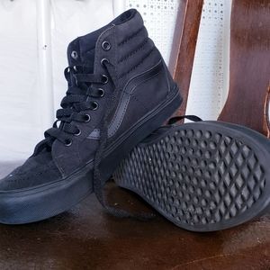 triple black sk8 hi vans